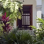 Tropical Casa Blanca Youth & Chic Hotel
